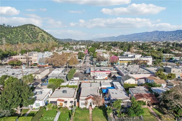 3845 Hollypark, Los Angeles, CA 90039