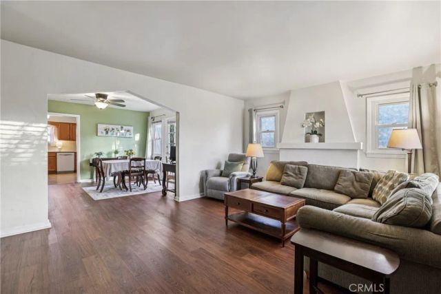 3845 Hollypark, Los Angeles, CA 90039