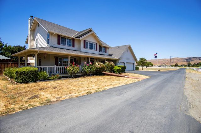 19715 Hale Avenue, Morgan Hill, CA 95037