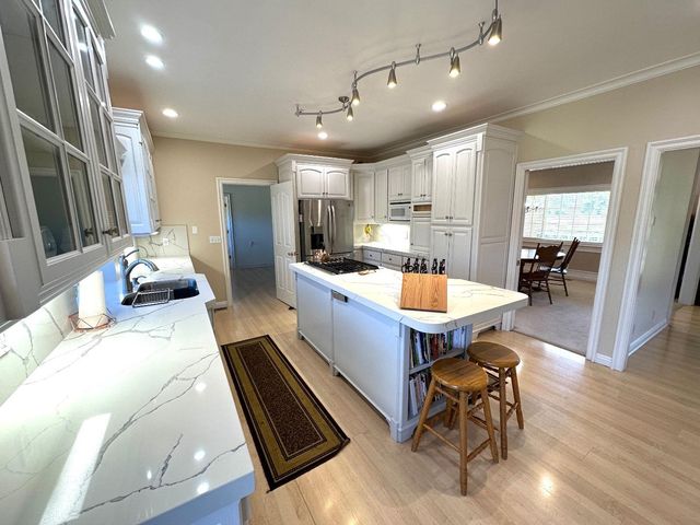 19715 Hale Avenue, Morgan Hill, CA 95037