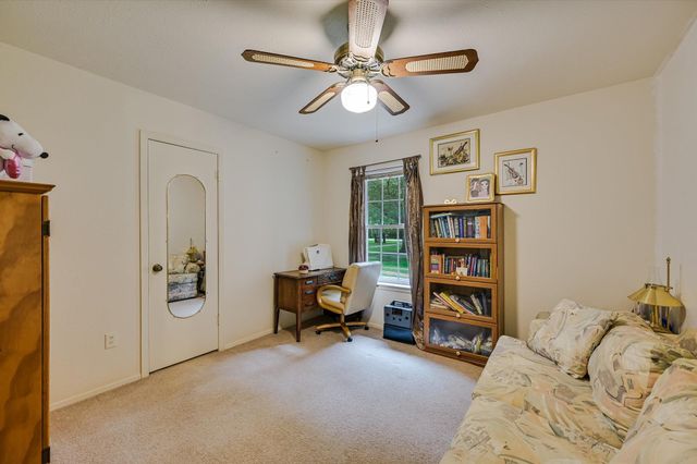 835 Jones ST, Smithville, TX 78957