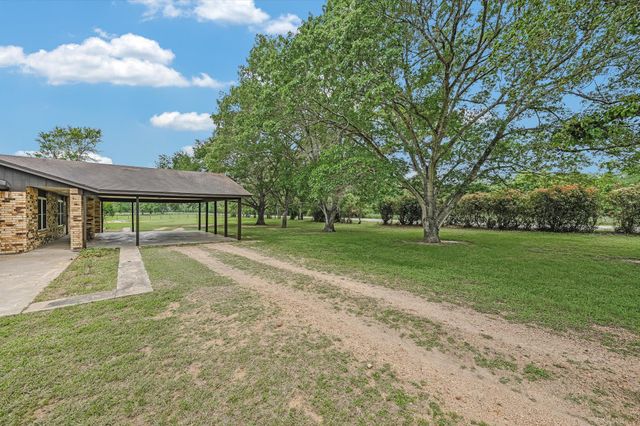 835 Jones ST, Smithville, TX 78957