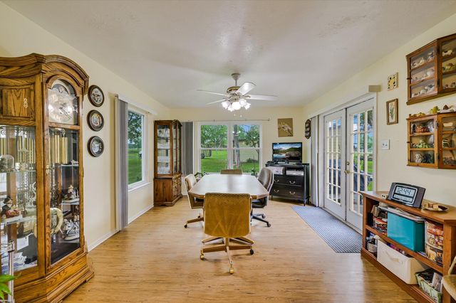 835 Jones ST, Smithville, TX 78957