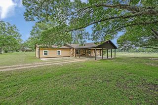835 Jones ST, Smithville, TX 78957