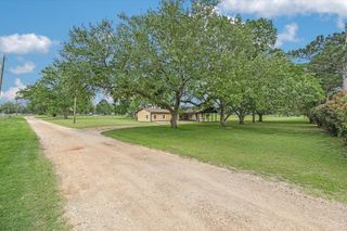 835 Jones ST, Smithville, TX 78957