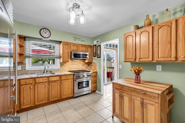 63 VALLEY VIEW RD, Hamilton, NJ 08620