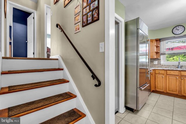 63 VALLEY VIEW RD, Hamilton, NJ 08620