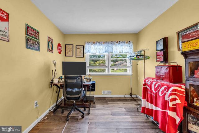 63 VALLEY VIEW RD, Hamilton, NJ 08620