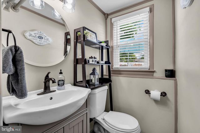 63 VALLEY VIEW RD, Hamilton, NJ 08620