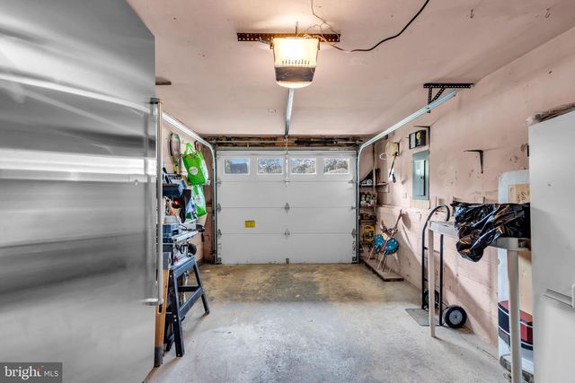 63 VALLEY VIEW RD, Hamilton, NJ 08620