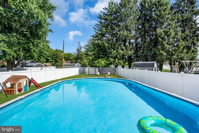 63 VALLEY VIEW RD, Hamilton, NJ 08620