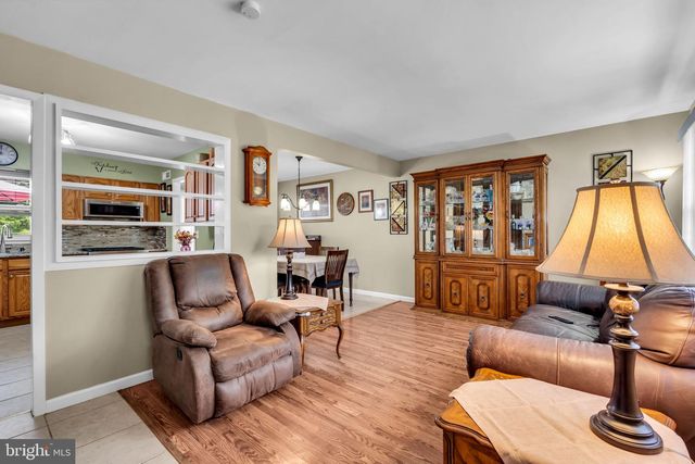 63 VALLEY VIEW RD, Hamilton, NJ 08620