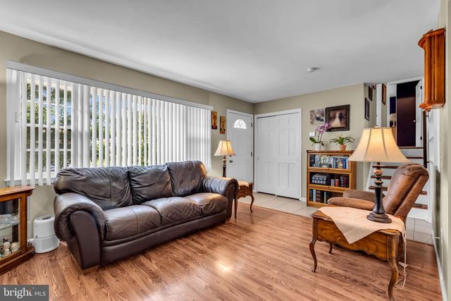 63 VALLEY VIEW RD, Hamilton, NJ 08620
