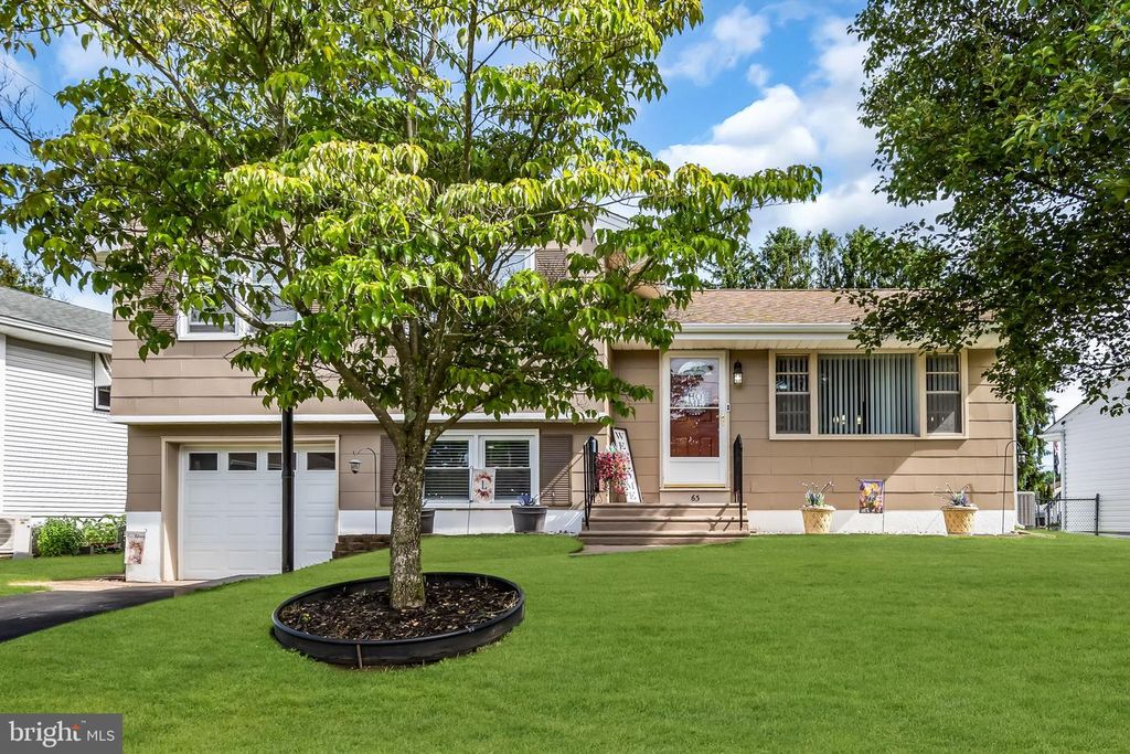 63 VALLEY VIEW RD, Hamilton, NJ 08620