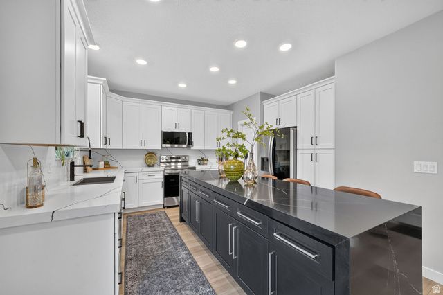 2721 S PATRICIA DR, Magna, UT 84044