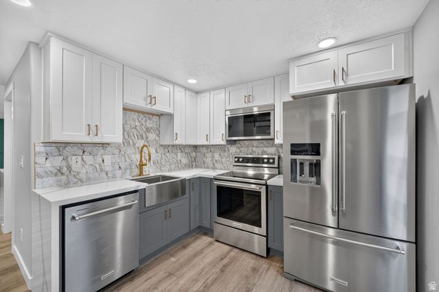 2721 S PATRICIA DR, Magna, UT 84044