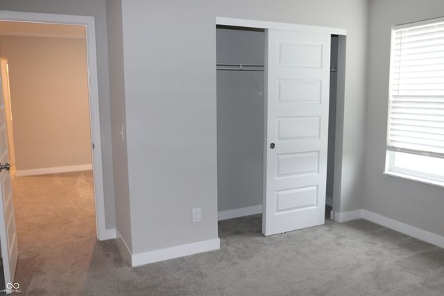 2704 Grassy Branch Drive, Whitestown, IN 46075