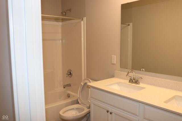 2704 Grassy Branch Drive, Whitestown, IN 46075