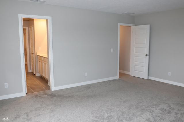 2704 Grassy Branch Drive, Whitestown, IN 46075