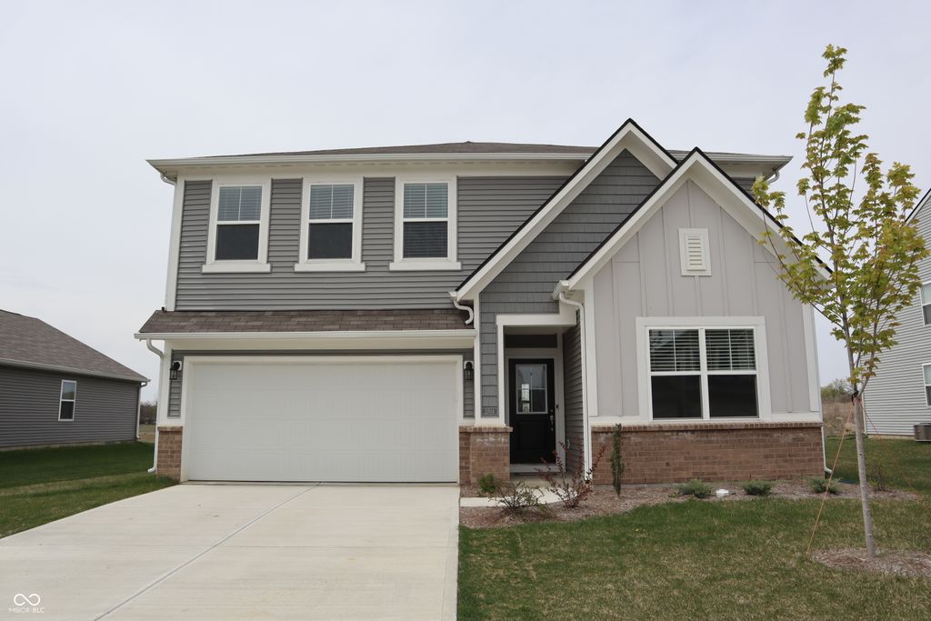 2704 Grassy Branch Drive, Whitestown, IN 46075