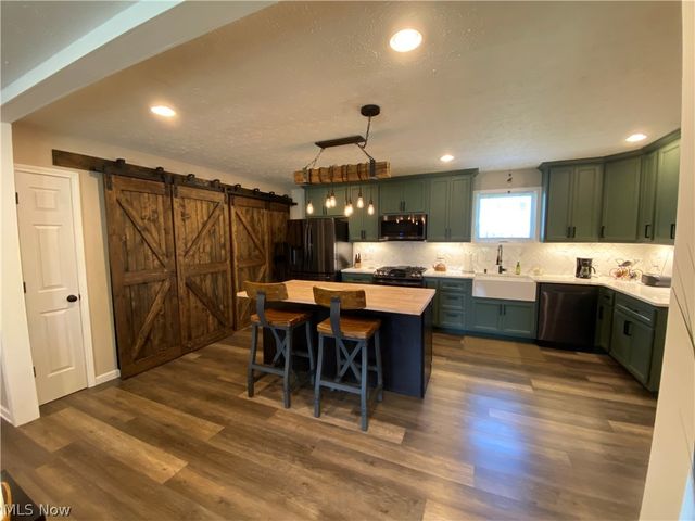 578 FIELDSTONE Drive, Amherst, OH 44001