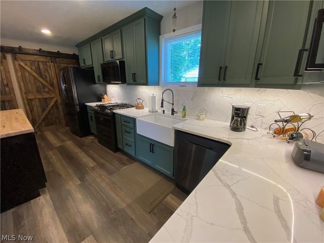 578 FIELDSTONE Drive, Amherst, OH 44001