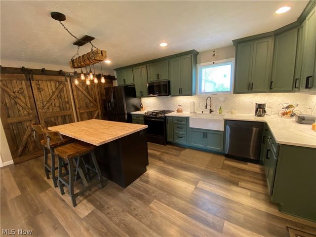 578 FIELDSTONE Drive, Amherst, OH 44001