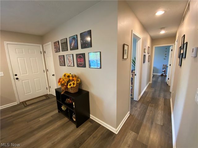 578 FIELDSTONE Drive, Amherst, OH 44001