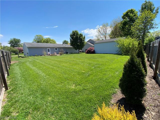 578 FIELDSTONE Drive, Amherst, OH 44001
