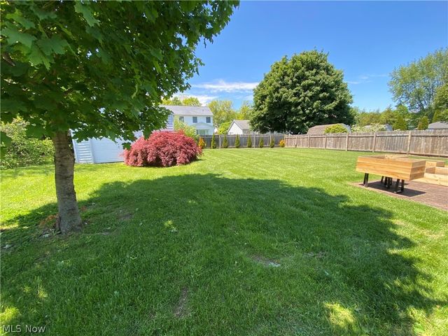 578 FIELDSTONE Drive, Amherst, OH 44001