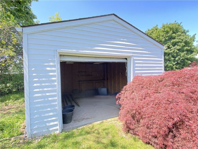 578 FIELDSTONE Drive, Amherst, OH 44001