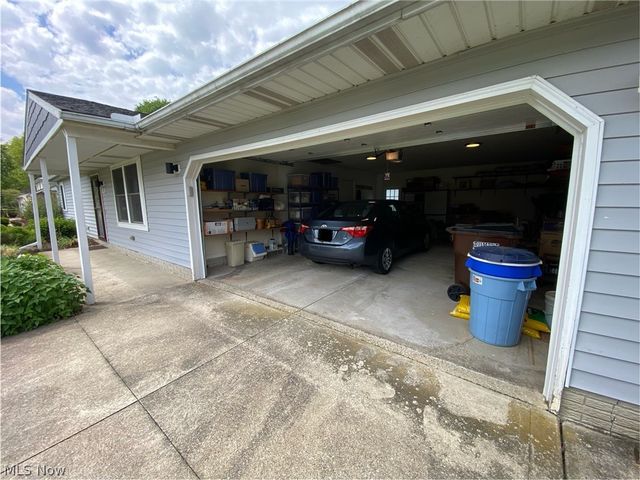578 FIELDSTONE Drive, Amherst, OH 44001
