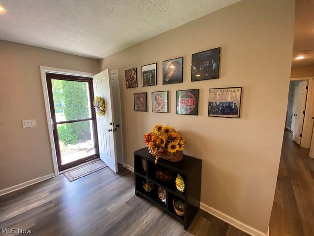 578 FIELDSTONE Drive, Amherst, OH 44001