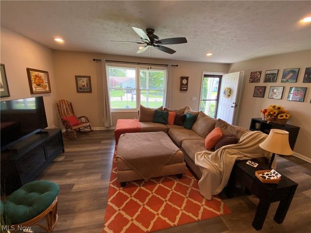 578 FIELDSTONE Drive, Amherst, OH 44001