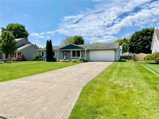 578 FIELDSTONE Drive, Amherst, OH 44001