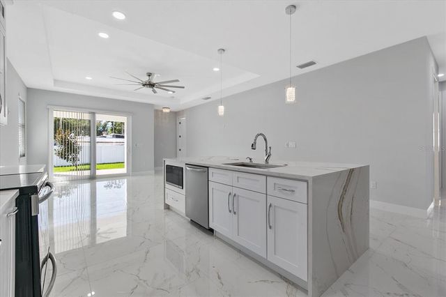 7214 N BLOSSOM AVENUE, Tampa, FL 33614