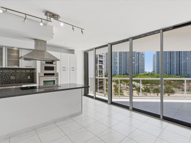 3610 Yacht Club Dr 702, Aventura, FL 33180