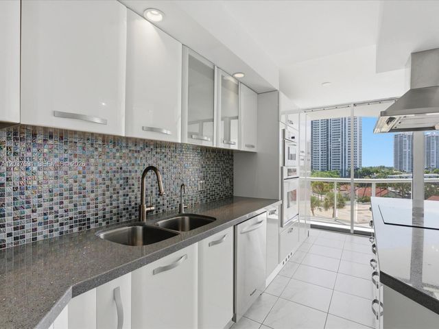 3610 Yacht Club Dr 702, Aventura, FL 33180