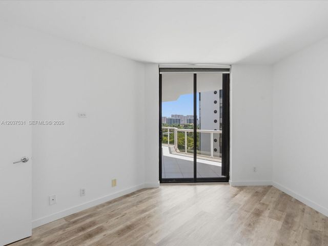 3610 Yacht Club Dr 702, Aventura, FL 33180