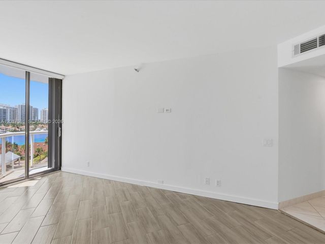 3610 Yacht Club Dr 702, Aventura, FL 33180