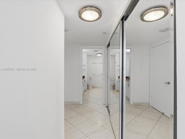 3610 Yacht Club Dr 702, Aventura, FL 33180