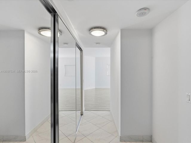 3610 Yacht Club Dr 702, Aventura, FL 33180
