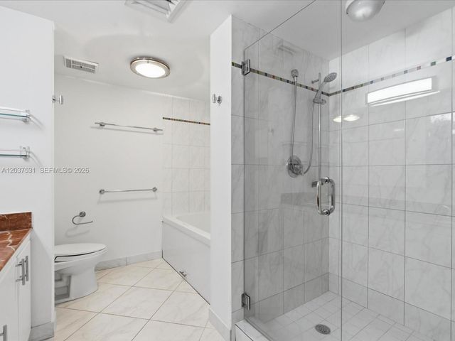 3610 Yacht Club Dr 702, Aventura, FL 33180