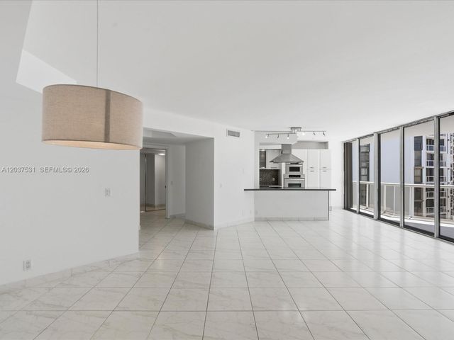 3610 Yacht Club Dr 702, Aventura, FL 33180