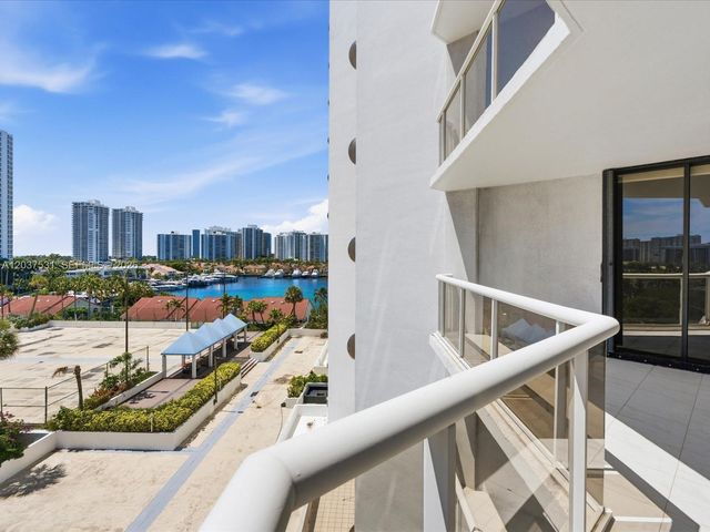 3610 Yacht Club Dr 702, Aventura, FL 33180