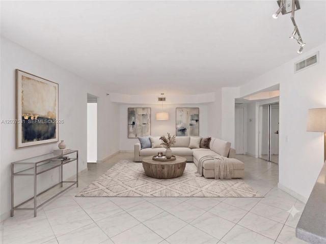 3610 Yacht Club Dr 702, Aventura, FL 33180