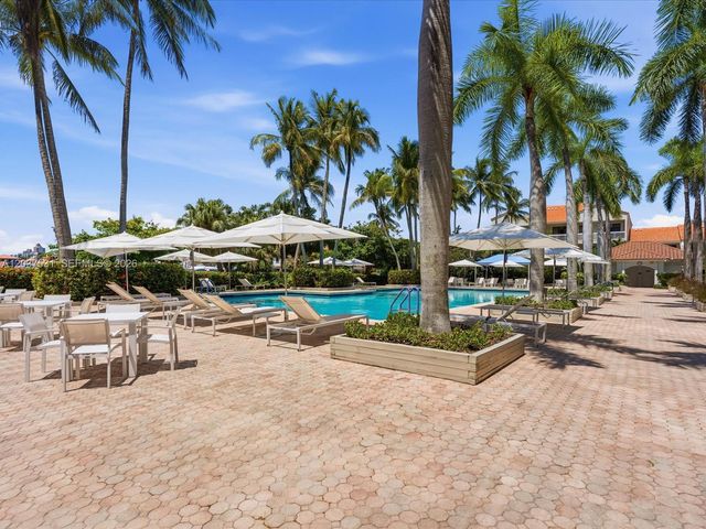 3610 Yacht Club Dr 702, Aventura, FL 33180
