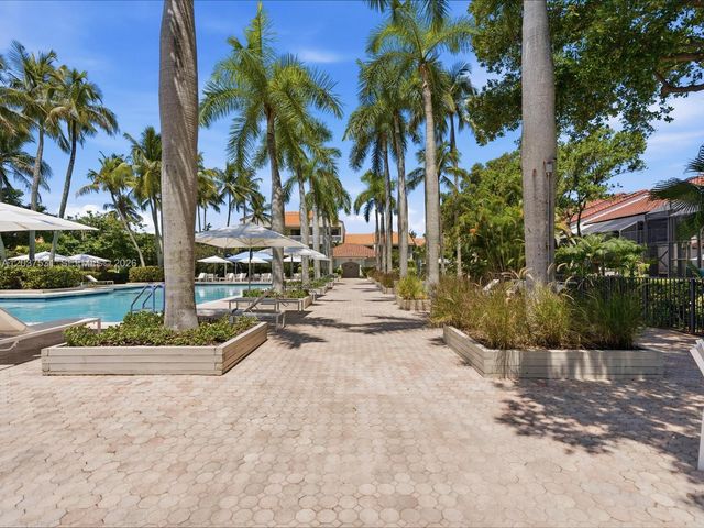 3610 Yacht Club Dr 702, Aventura, FL 33180