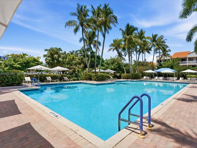 3610 Yacht Club Dr 702, Aventura, FL 33180