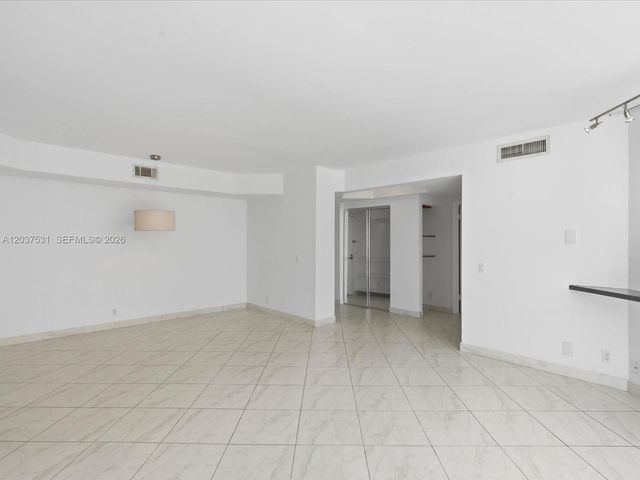 3610 Yacht Club Dr 702, Aventura, FL 33180